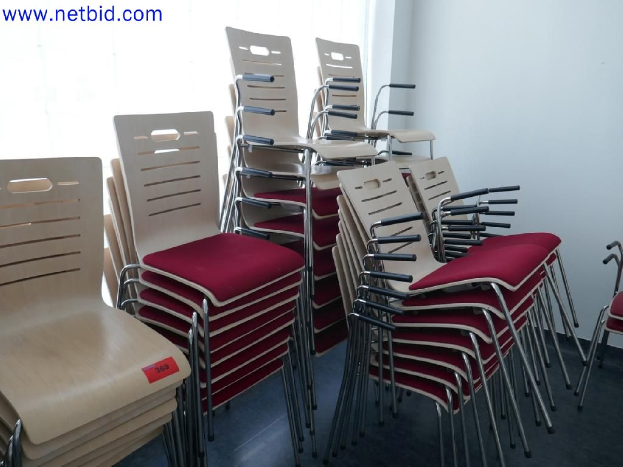 Medyczne urządzenia techniczne, wyposażenie i meble szpitalne-2