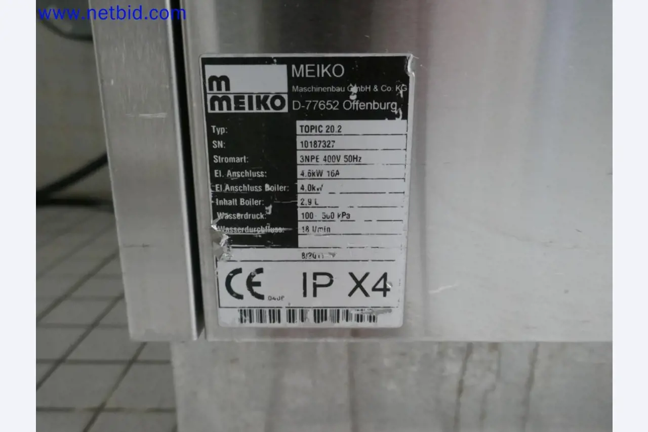 Medizinisch technische Geräte, Einrichtung und Mobiliar eines Krankenhauses-4