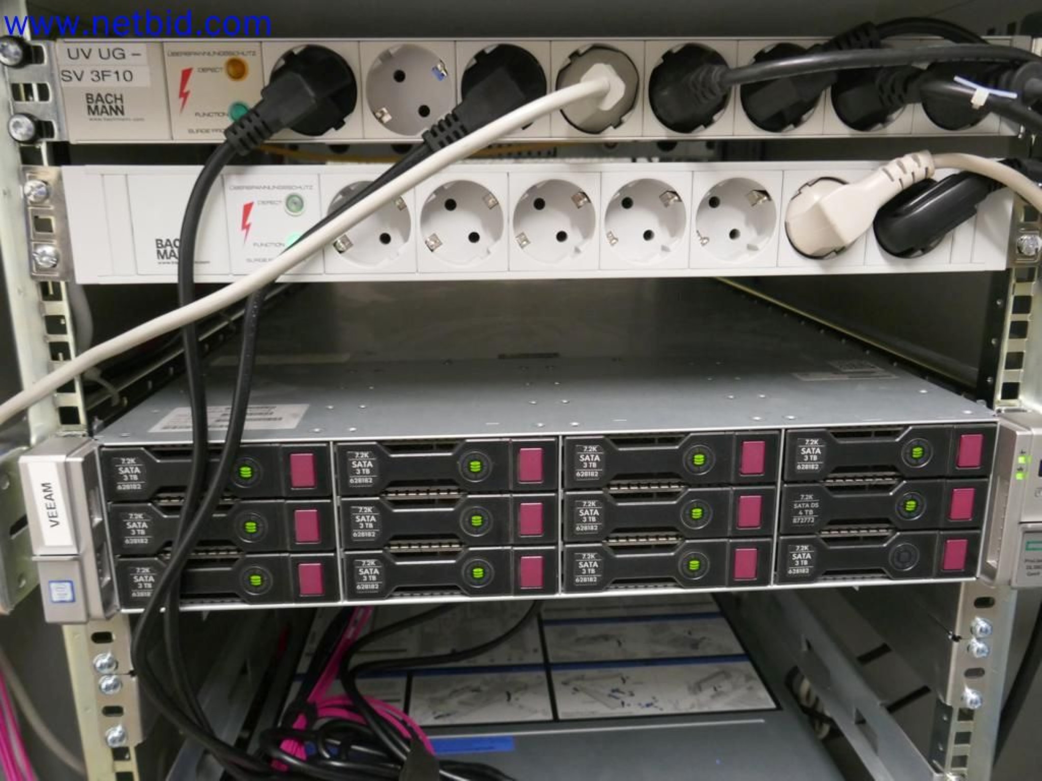 Medyczne urządzenia techniczne, wyposażenie i meble szpitalne-3