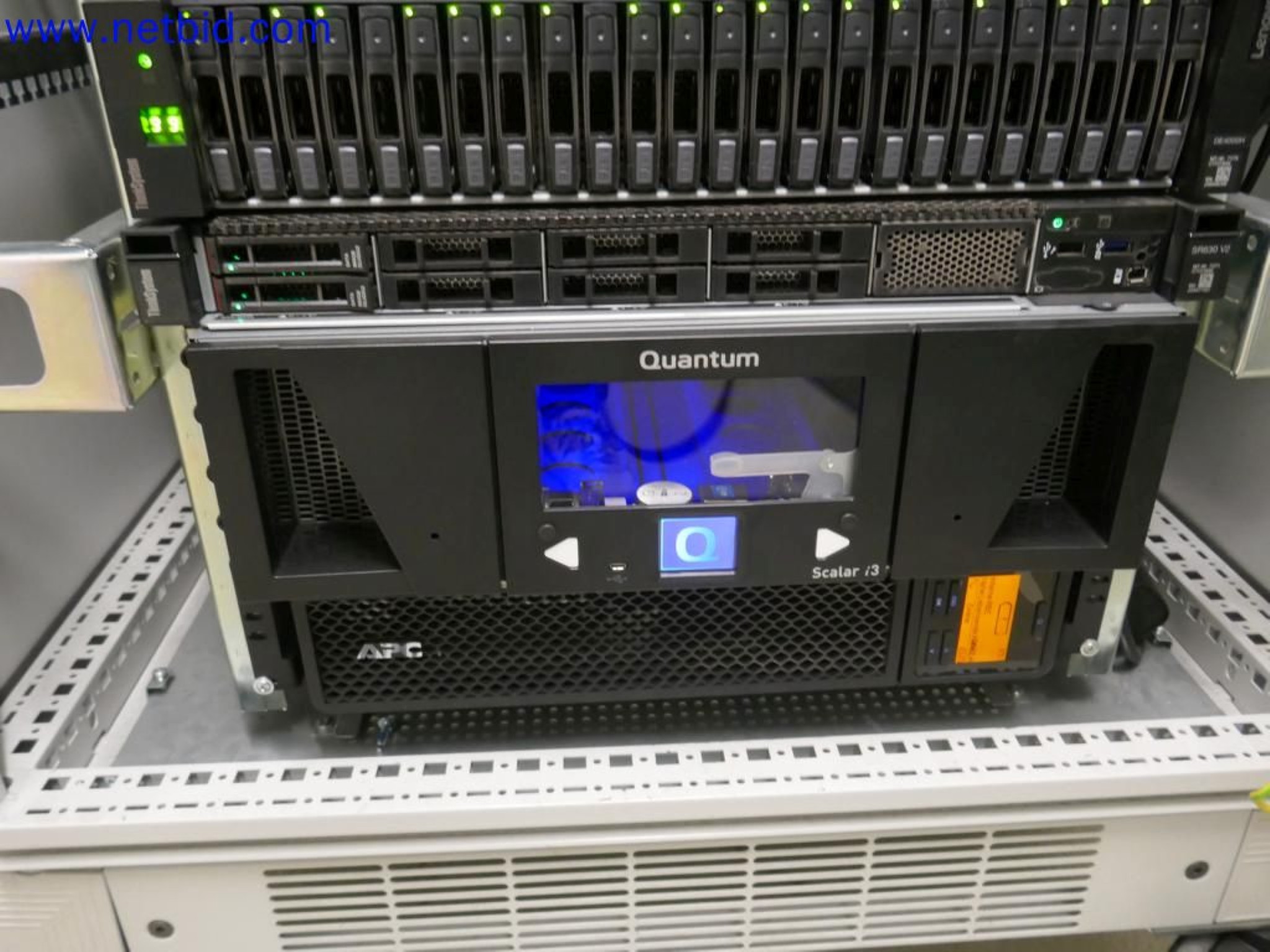 Medyczne urządzenia techniczne, wyposażenie i meble szpitalne-5