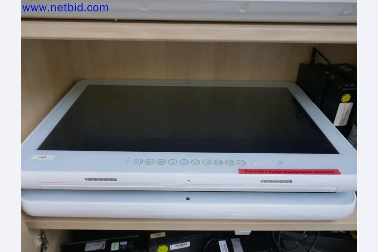 Dispositivos técnicos médicos, equipos y mobiliario de un hospital-1