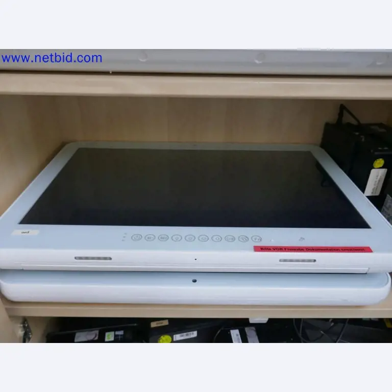 Dispositivos técnicos médicos, equipos y mobiliario de un hospital-1