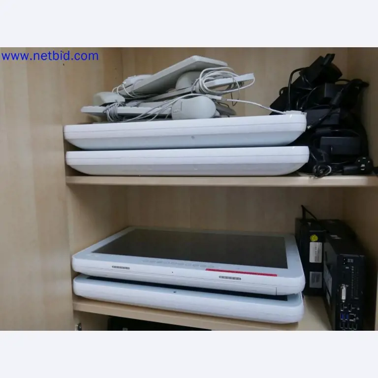 Dispositivos técnicos médicos, equipos y mobiliario de un hospital-2