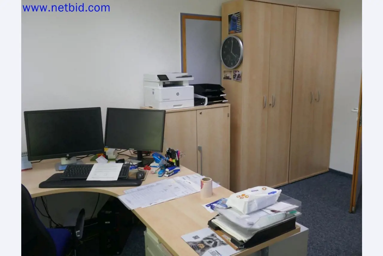 Dispositivos técnicos médicos, equipos y mobiliario de un hospital-2