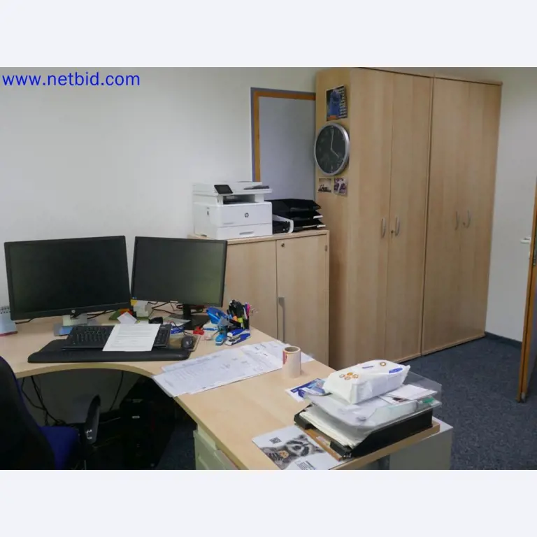 Dispositivos técnicos médicos, equipos y mobiliario de un hospital-2