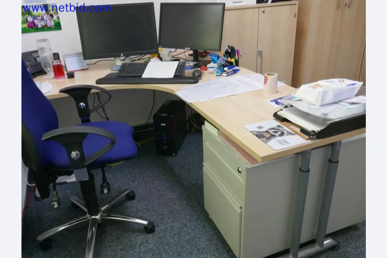 Dispositivos técnicos médicos, equipos y mobiliario de un hospital-4