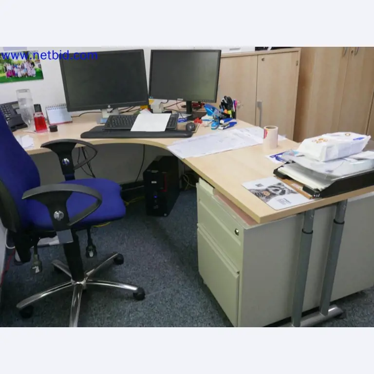 Dispositivos técnicos médicos, equipos y mobiliario de un hospital-4