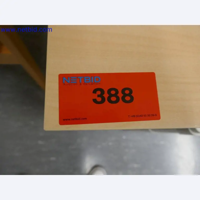 Medizinisch technische Geräte, Einrichtung und Mobiliar eines Krankenhauses-5