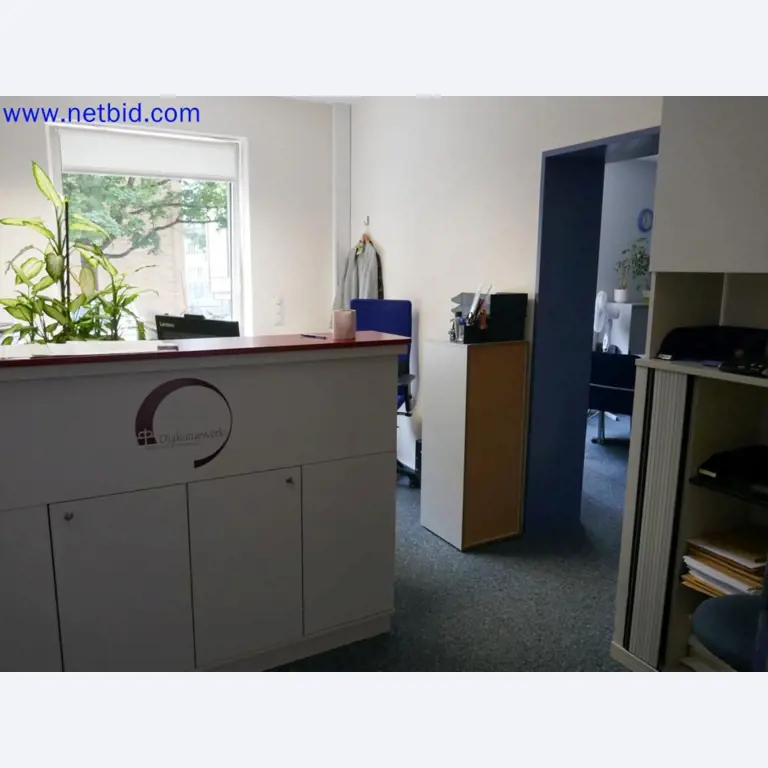 Dispositivos técnicos médicos, equipos y mobiliario de un hospital-2