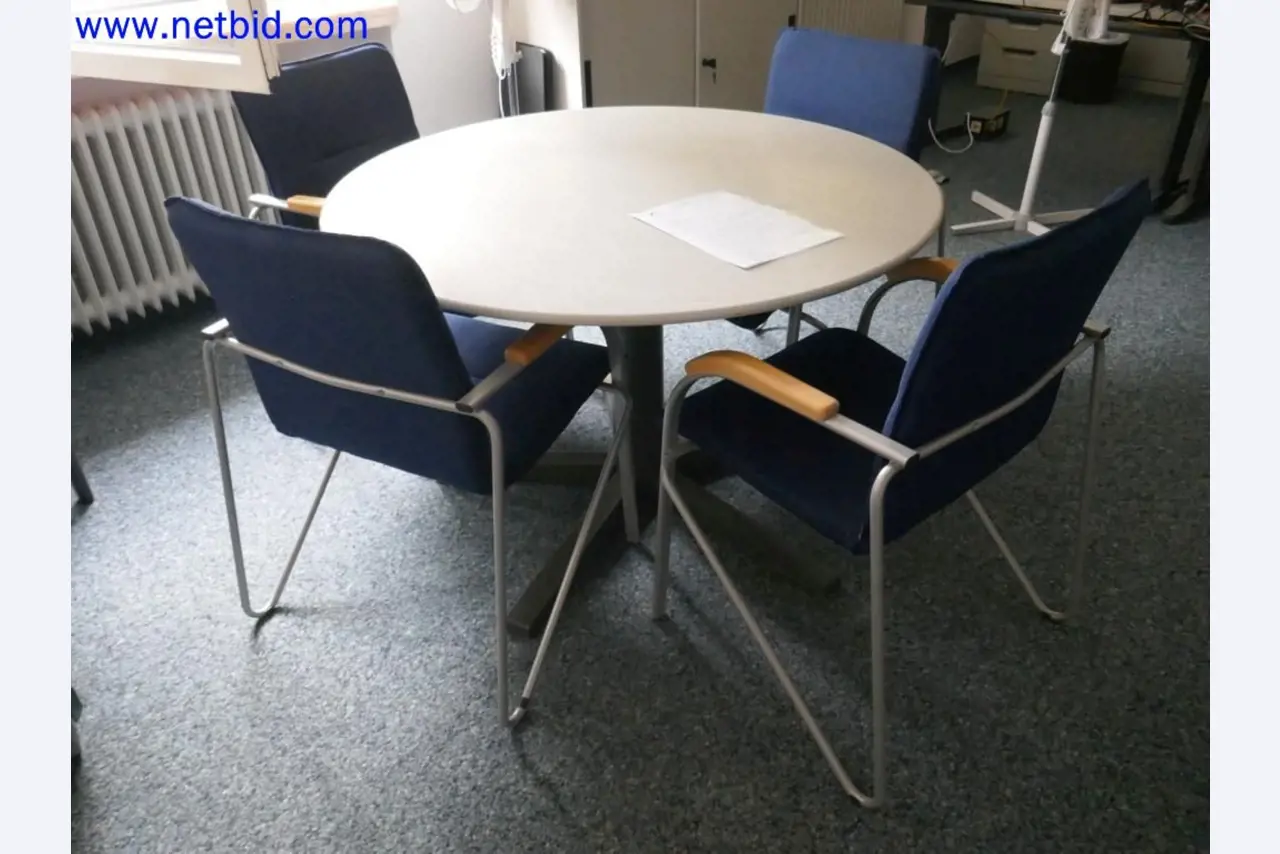 Dispositivos técnicos médicos, equipos y mobiliario de un hospital-2