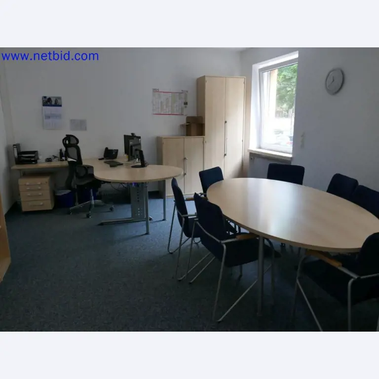 Dispositivos técnicos médicos, equipos y mobiliario de un hospital-1