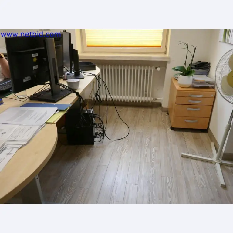 Dispositivos técnicos médicos, equipos y mobiliario de un hospital-5