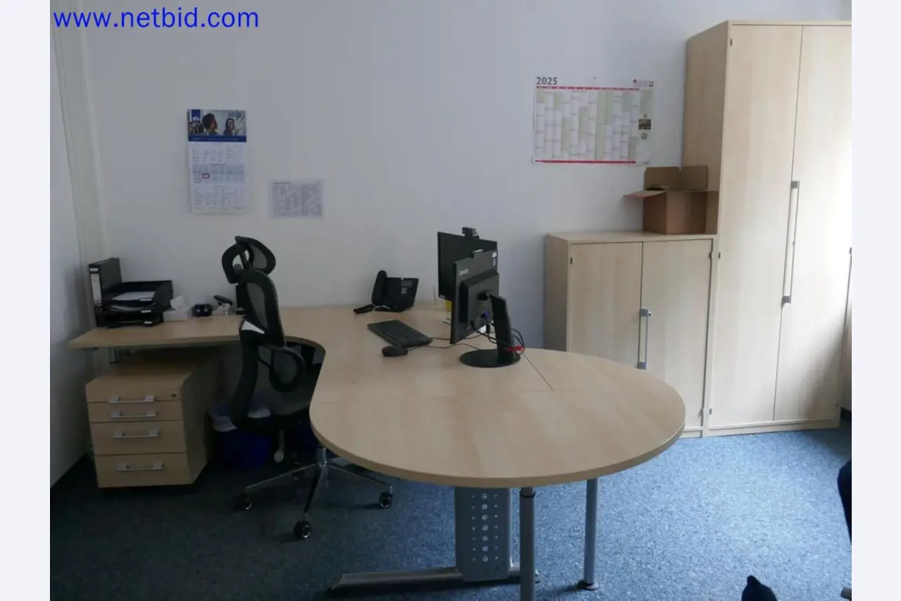 Dispositivos técnicos médicos, equipos y mobiliario de un hospital-6