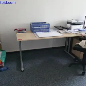 Material de oficina (versión posterior)
