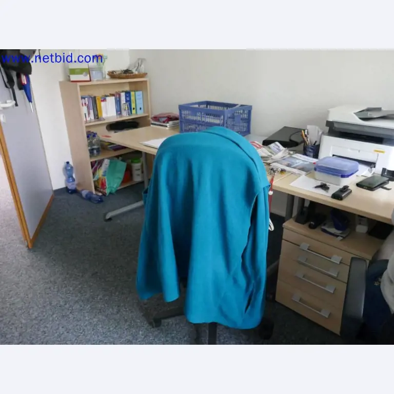 Dispositivos técnicos médicos, equipos y mobiliario de un hospital-2