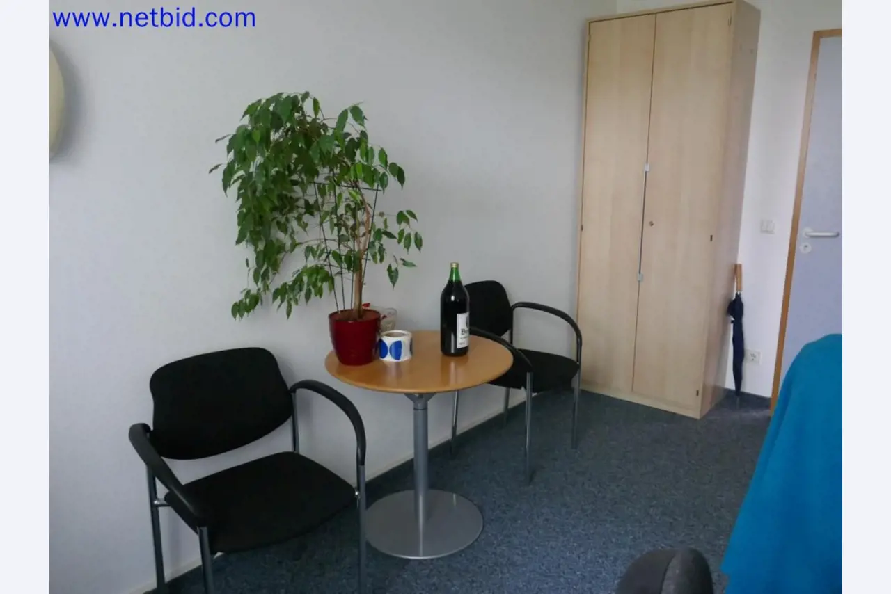 Dispositivos técnicos médicos, equipos y mobiliario de un hospital-3