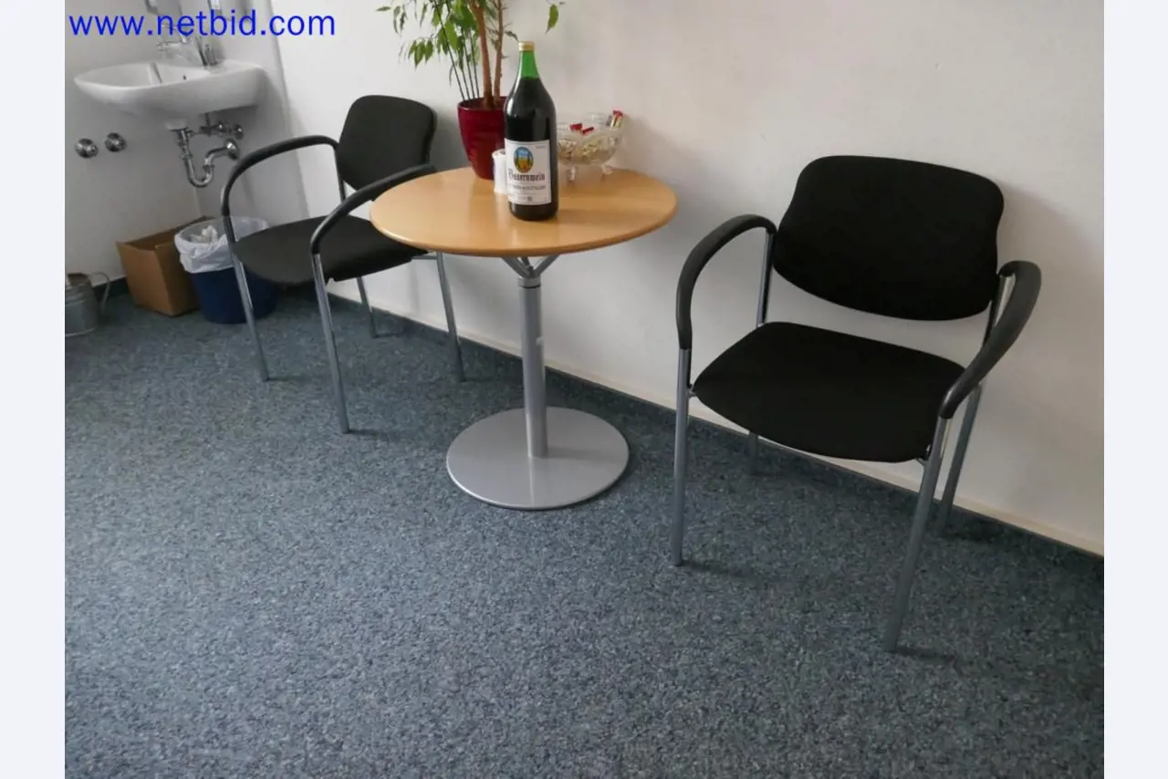 Dispositivos técnicos médicos, equipos y mobiliario de un hospital-4