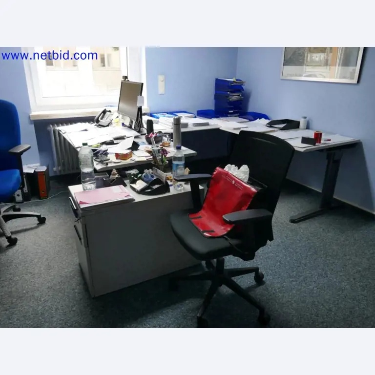 Dispositivos técnicos médicos, equipos y mobiliario de un hospital-2