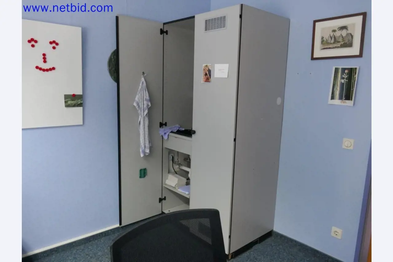 Dispositivos técnicos médicos, equipos y mobiliario de un hospital-4