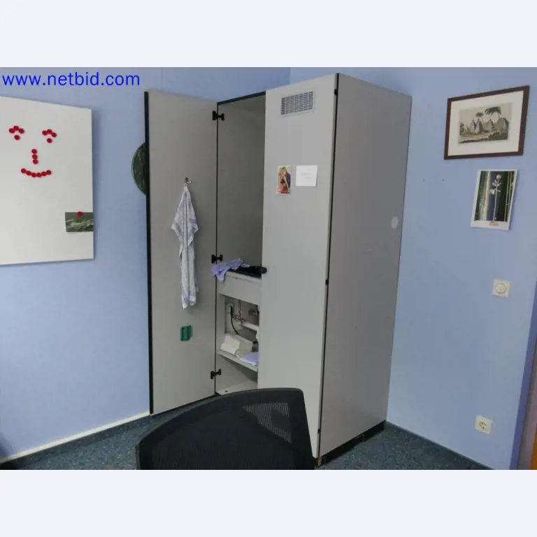 Dispositivos técnicos médicos, equipos y mobiliario de un hospital-4