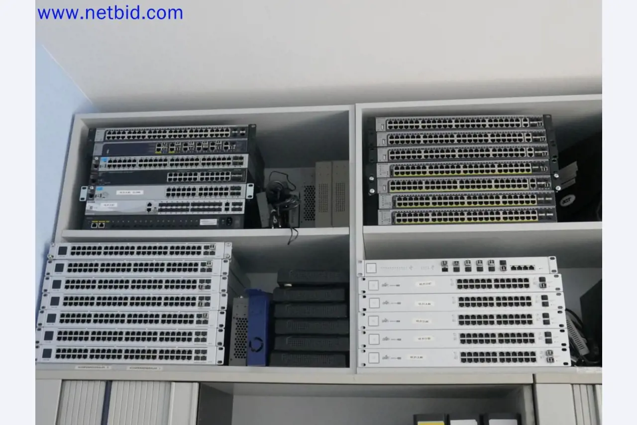 Dispositivos técnicos médicos, equipos y mobiliario de un hospital-5