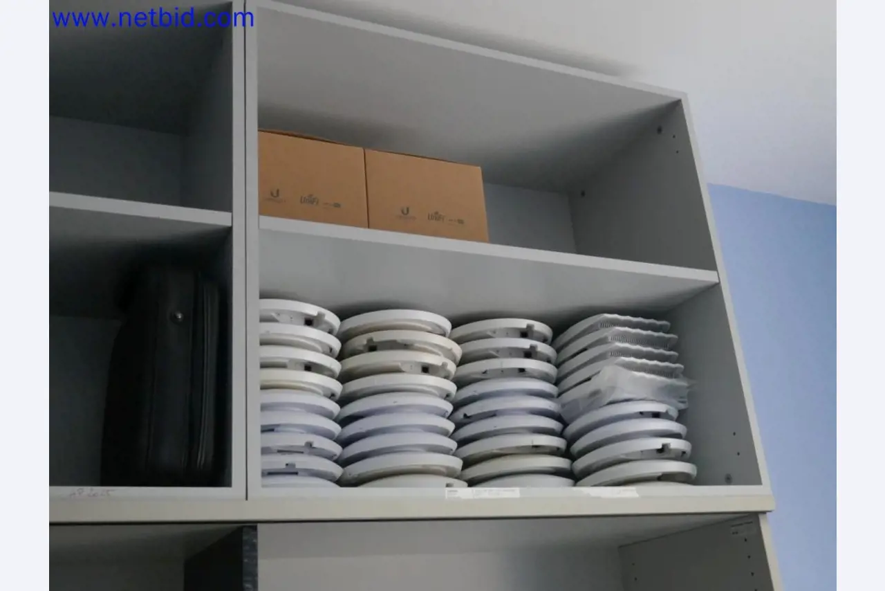 Dispositivos técnicos médicos, equipos y mobiliario de un hospital-7