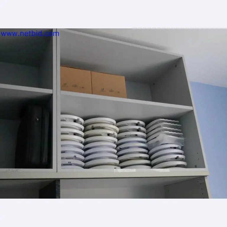 Dispositivos técnicos médicos, equipos y mobiliario de un hospital-7