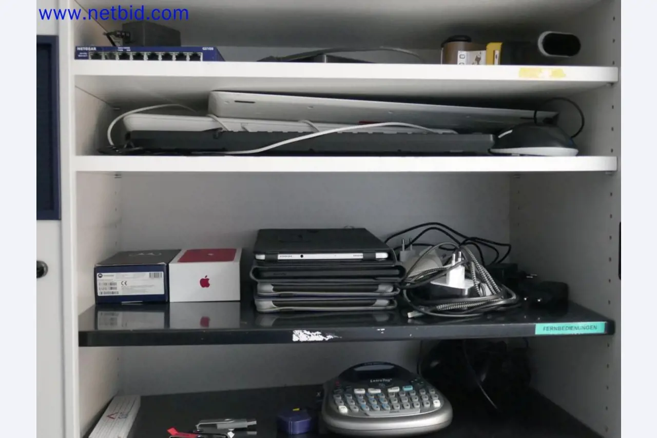 Dispositivos técnicos médicos, equipos y mobiliario de un hospital-8