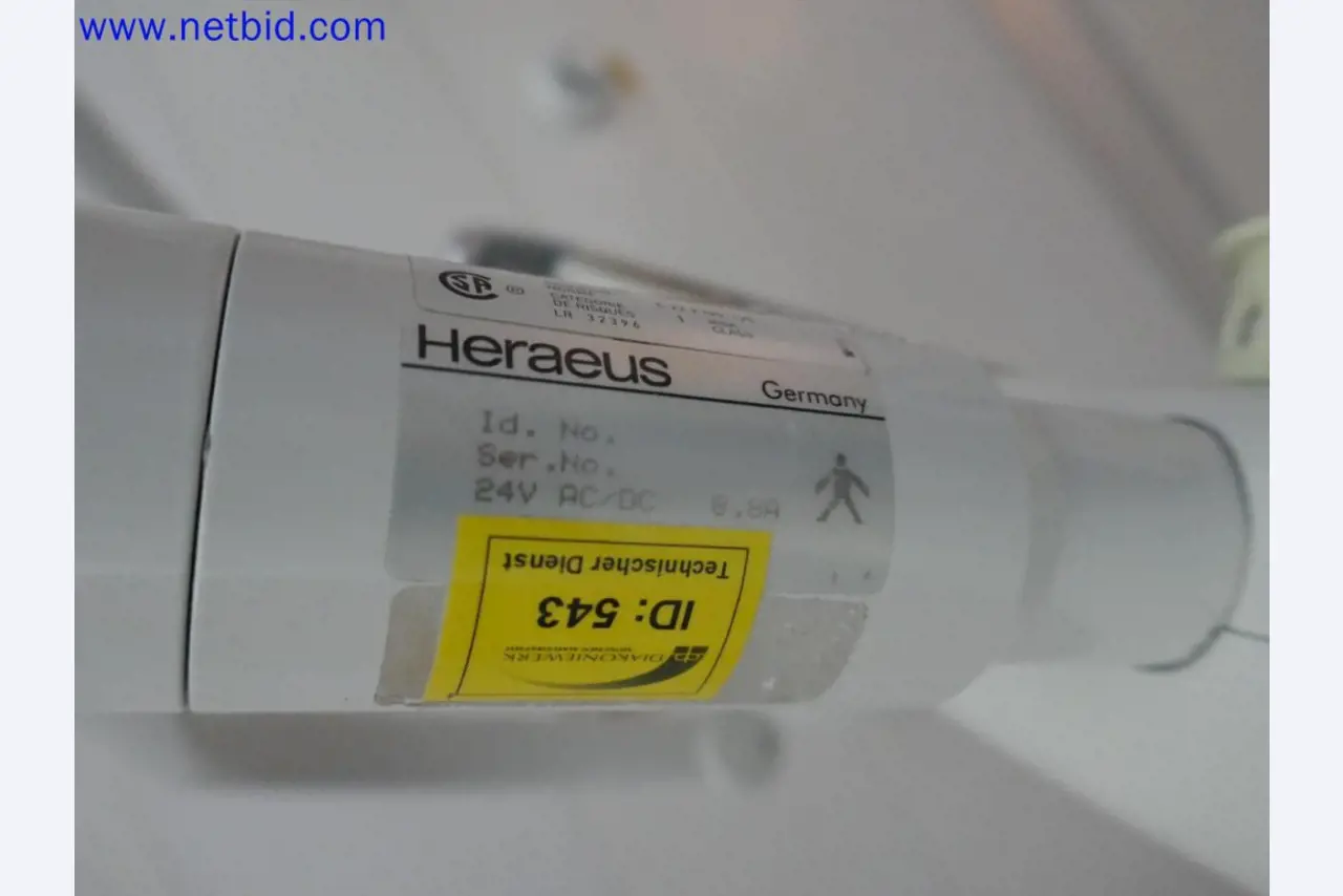 Medyczne urządzenia techniczne, wyposażenie i meble szpitalne-2