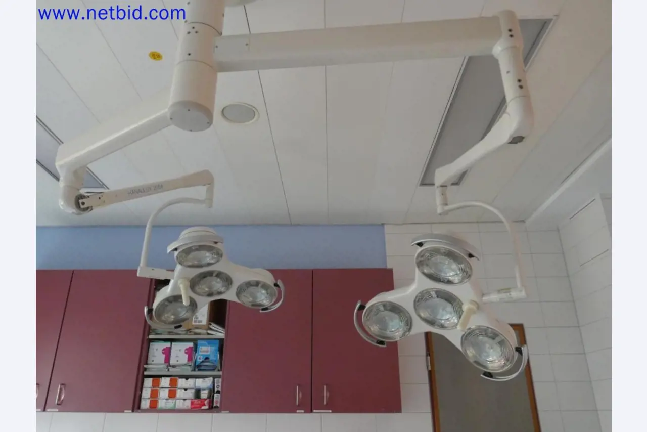 Medyczne urządzenia techniczne, wyposażenie i meble szpitalne-4