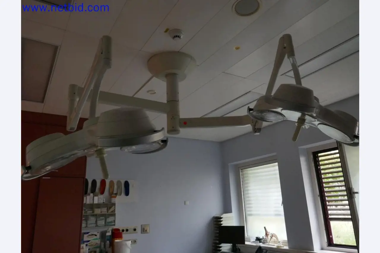 Medyczne urządzenia techniczne, wyposażenie i meble szpitalne-5