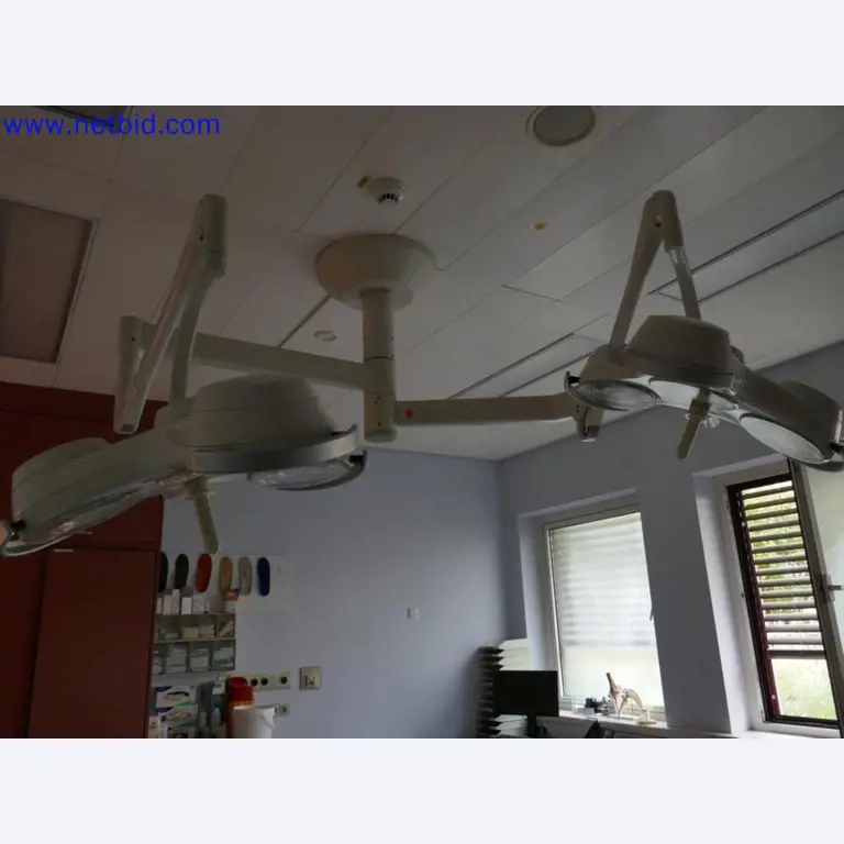 Medyczne urządzenia techniczne, wyposażenie i meble szpitalne-5