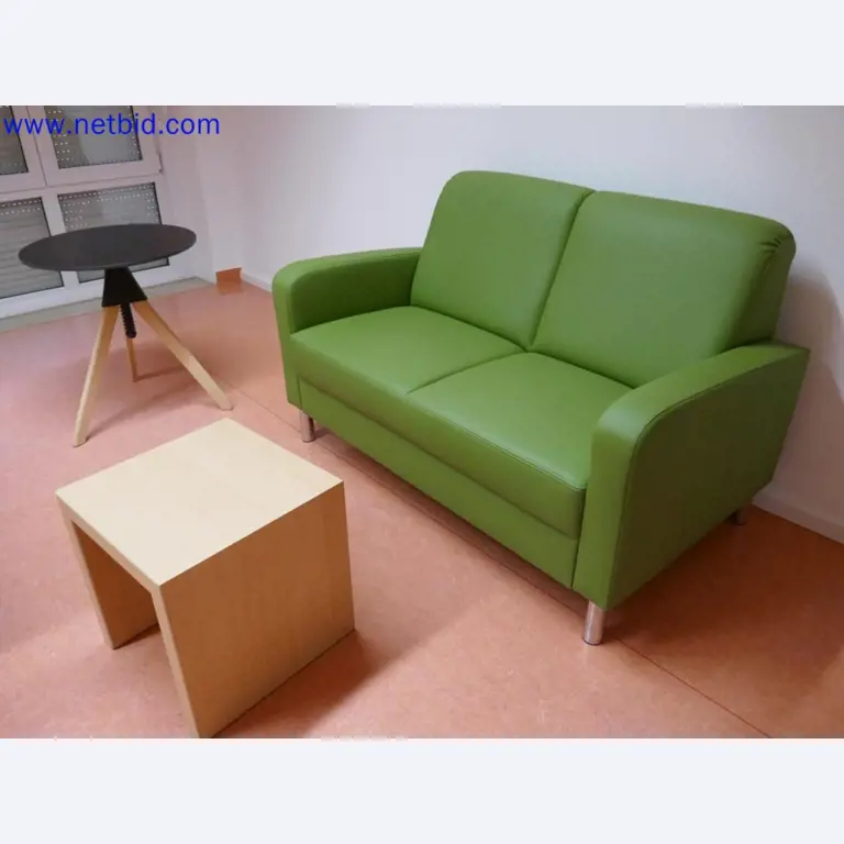 Medizinisch technische Geräte, Einrichtung und Mobiliar eines Krankenhauses-5