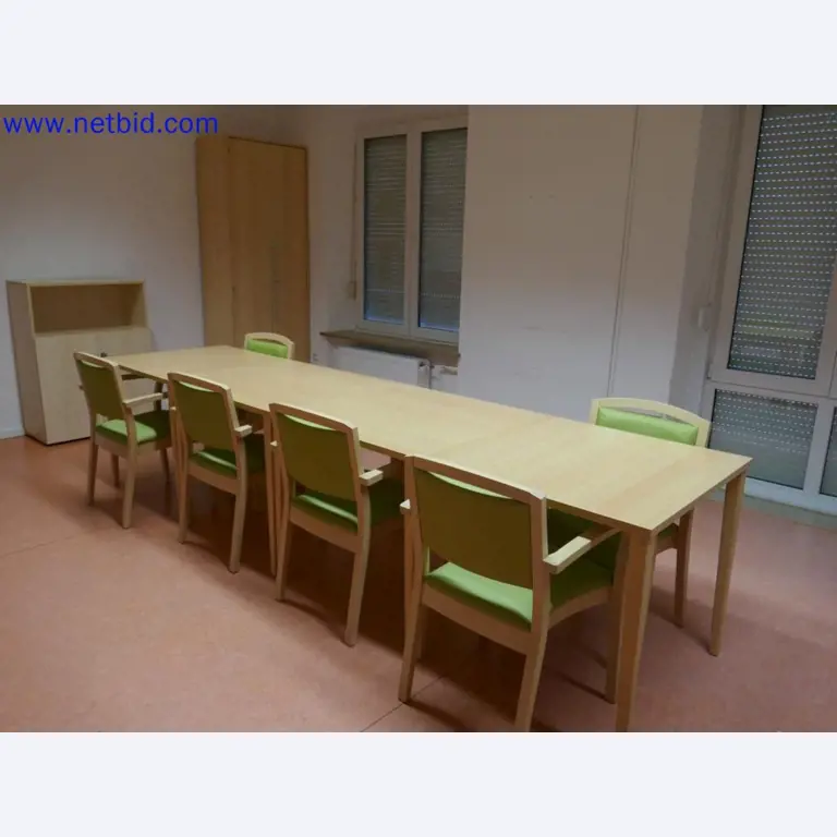 Medizinisch technische Geräte, Einrichtung und Mobiliar eines Krankenhauses-6