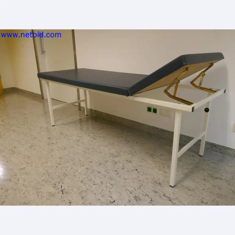 Medizinisch technische Geräte, Einrichtung und Mobiliar eines Krankenhauses-4