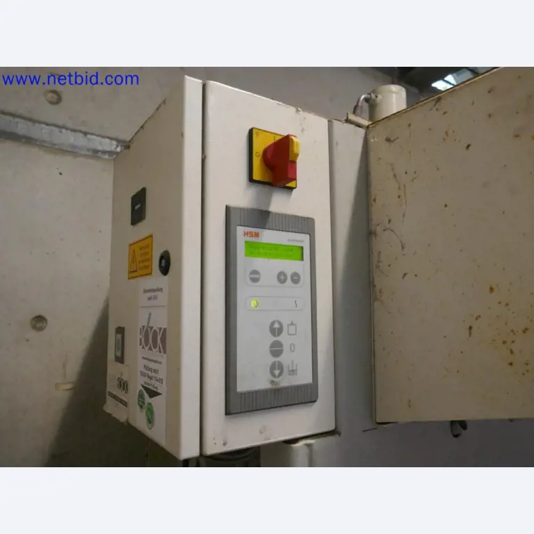 Medizinisch technische Geräte, Einrichtung und Mobiliar eines Krankenhauses-2