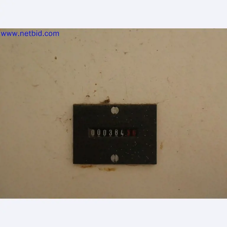 Medizinisch technische Geräte, Einrichtung und Mobiliar eines Krankenhauses-3