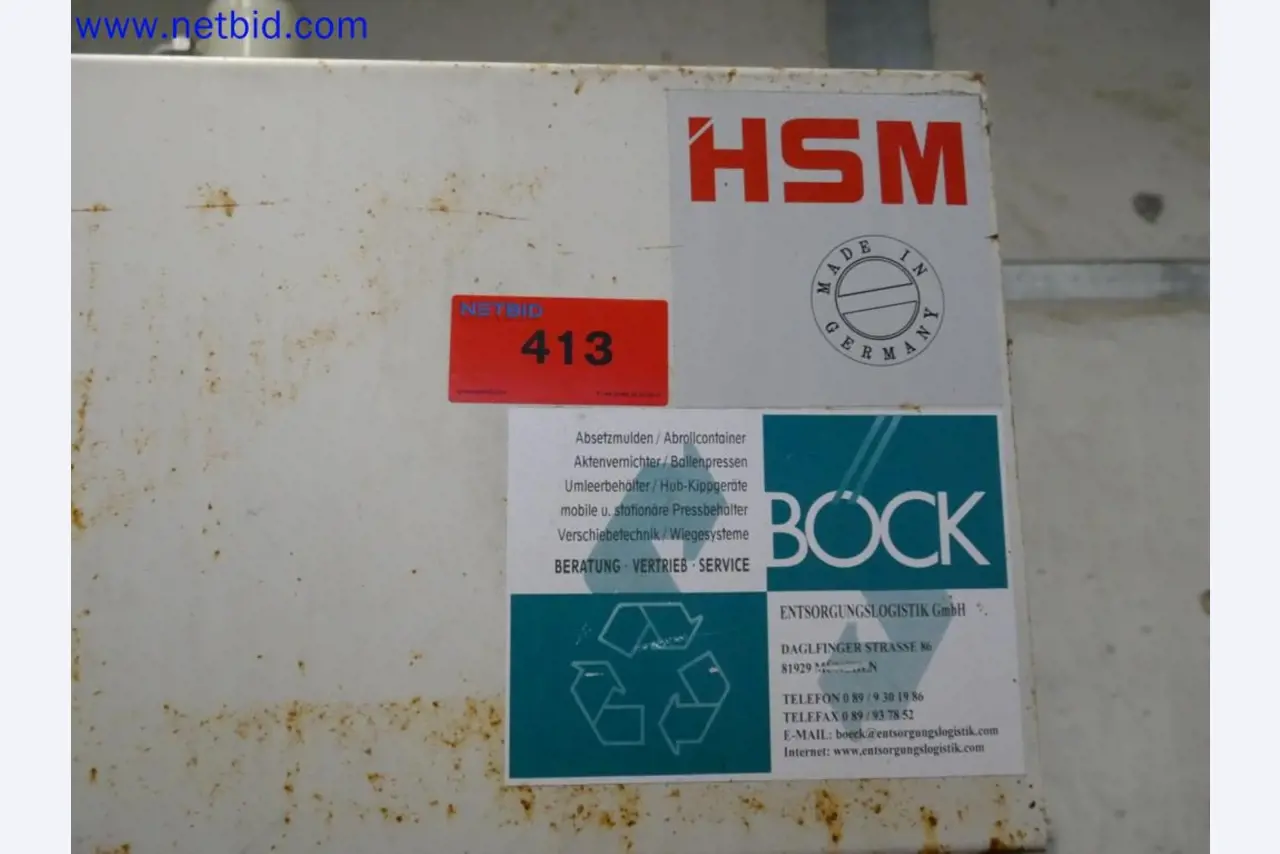 Medizinisch technische Geräte, Einrichtung und Mobiliar eines Krankenhauses-4