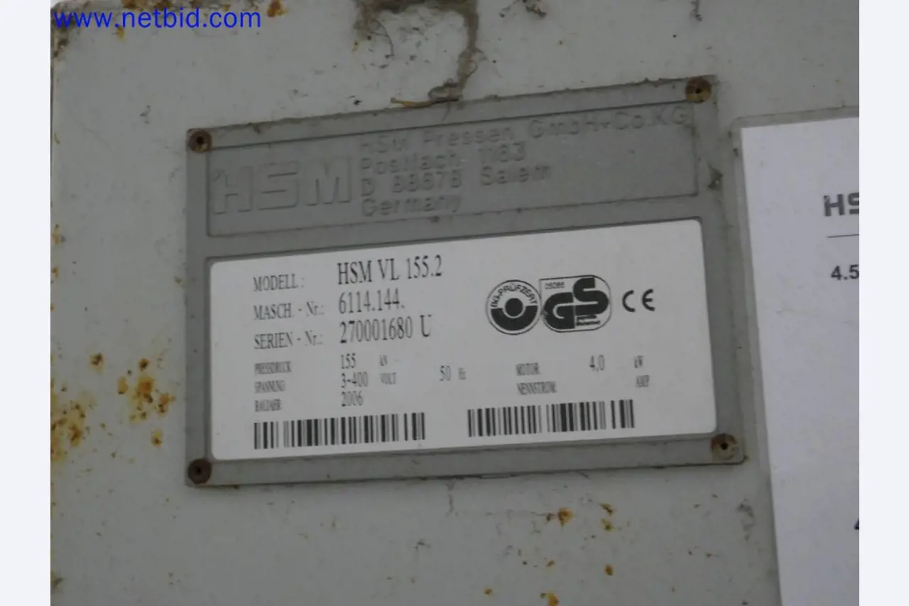 Medizinisch technische Geräte, Einrichtung und Mobiliar eines Krankenhauses-8