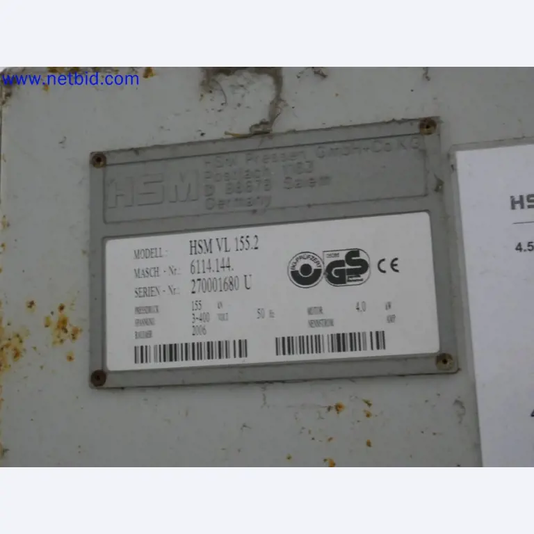 Medizinisch technische Geräte, Einrichtung und Mobiliar eines Krankenhauses-8