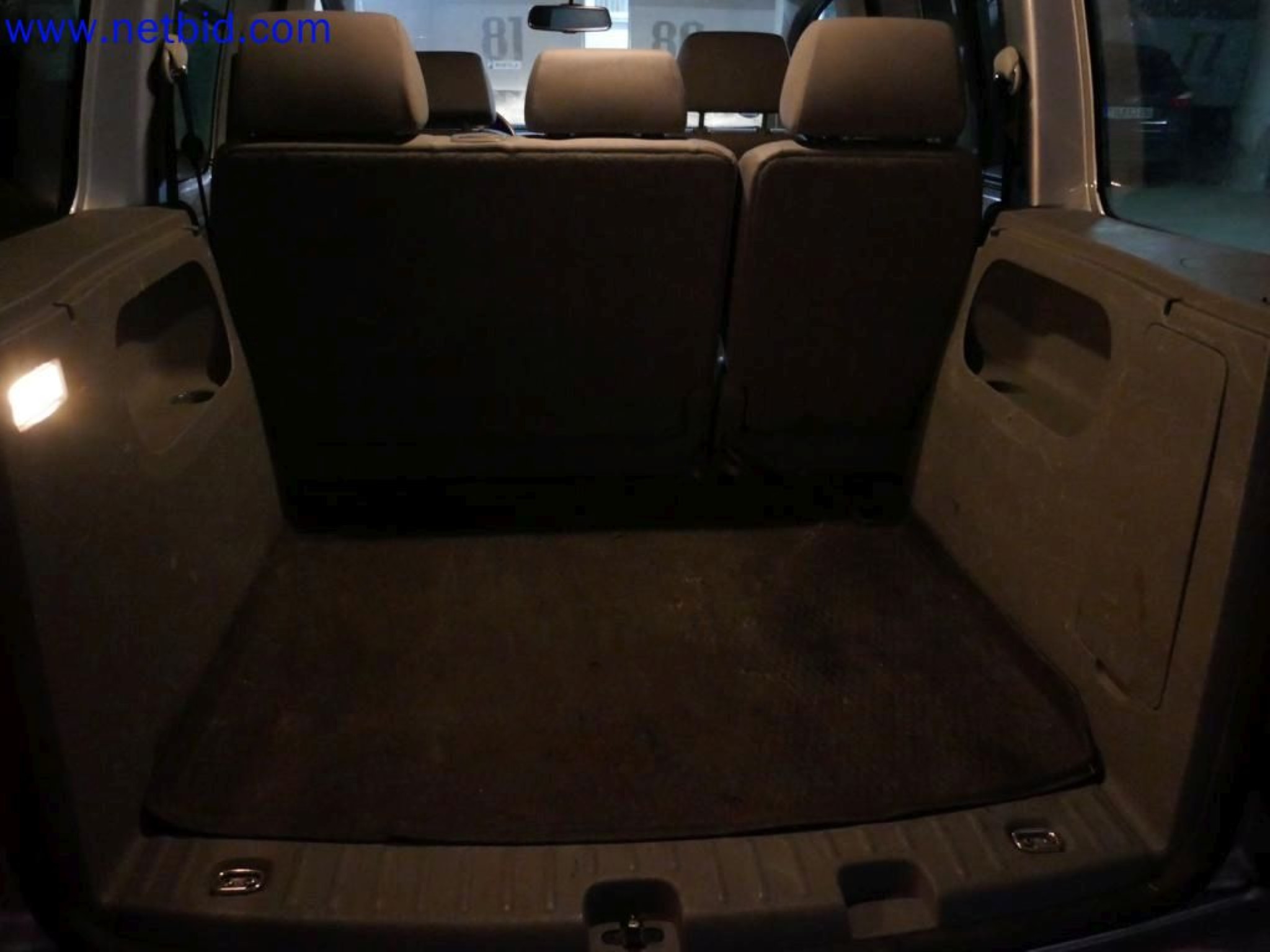 Medyczne urządzenia techniczne, wyposażenie i meble szpitalne-19