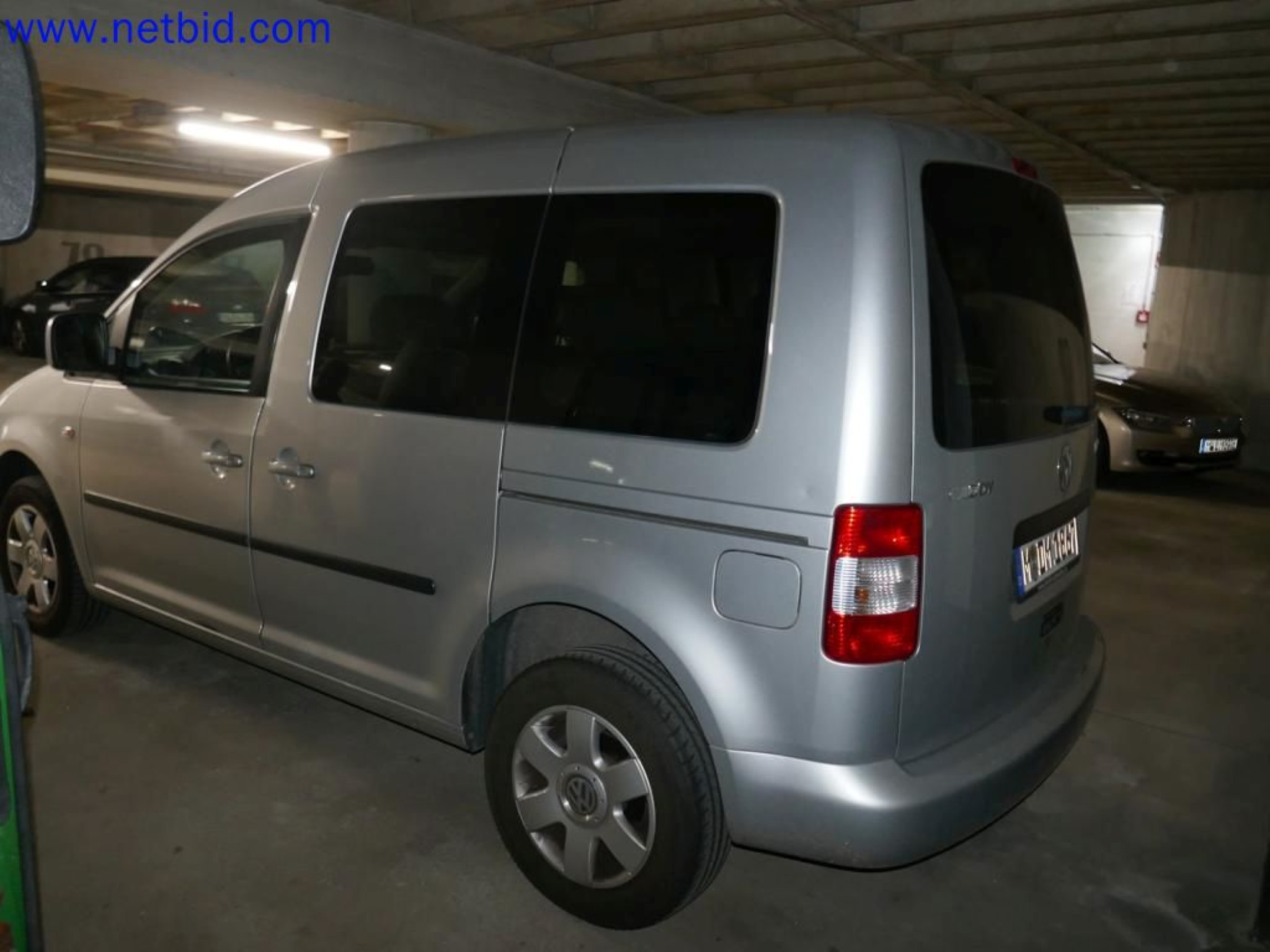 Medyczne urządzenia techniczne, wyposażenie i meble szpitalne-7