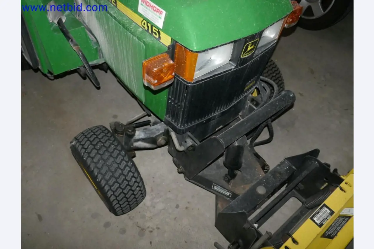 Medyczne urządzenia techniczne, wyposażenie i meble szpitalne-14