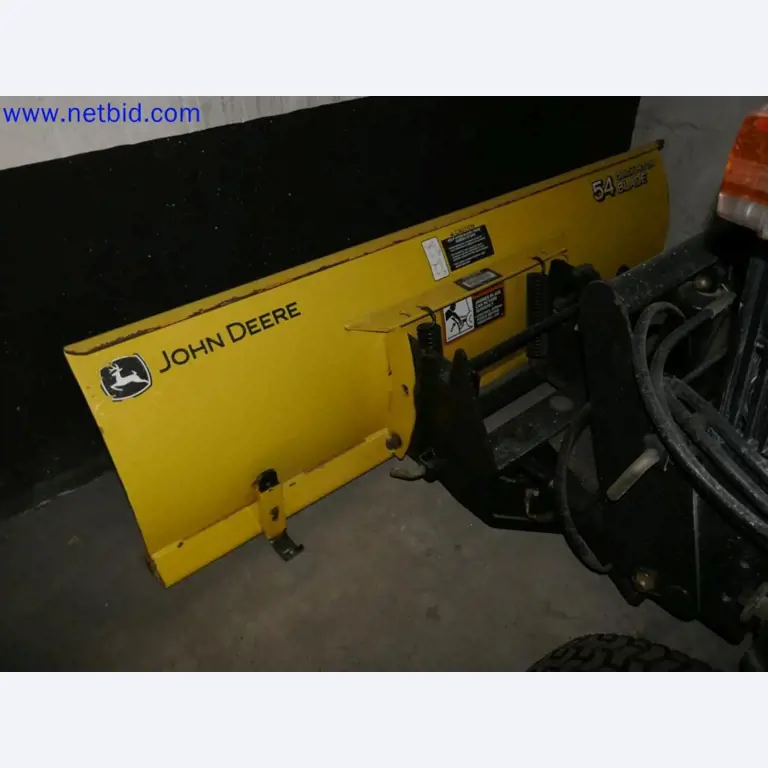 Medyczne urządzenia techniczne, wyposażenie i meble szpitalne-15