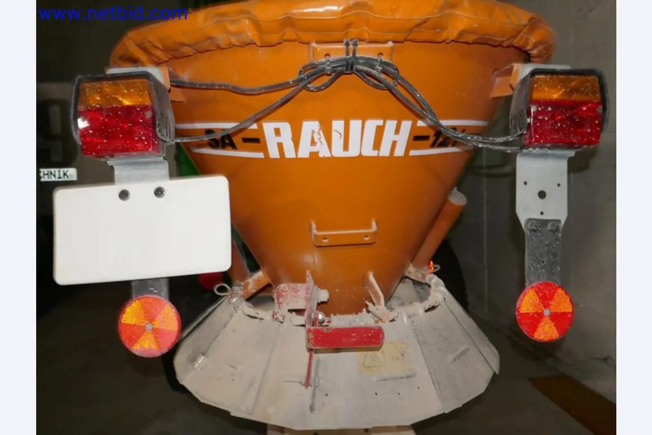 Medyczne urządzenia techniczne, wyposażenie i meble szpitalne-17