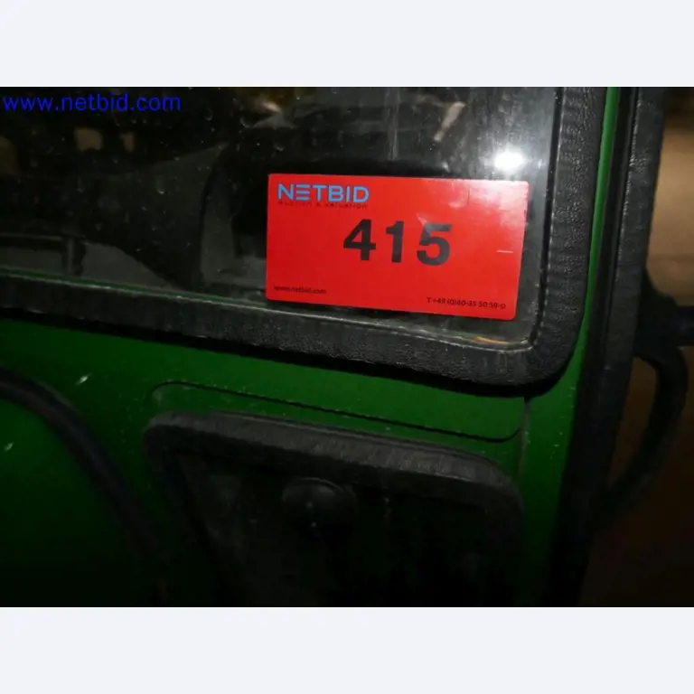 Medyczne urządzenia techniczne, wyposażenie i meble szpitalne-18