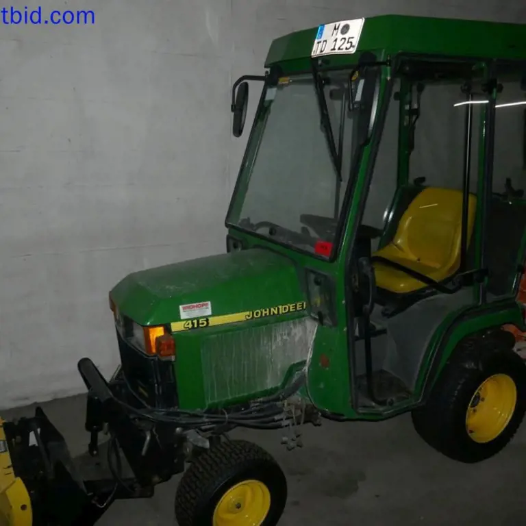 Tractor municipal (versión posterior) John Deer 415/455