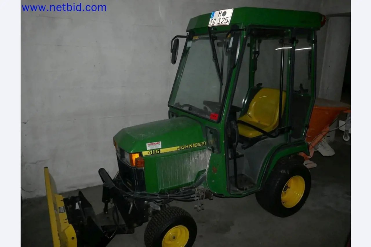 Medyczne urządzenia techniczne, wyposażenie i meble szpitalne-1