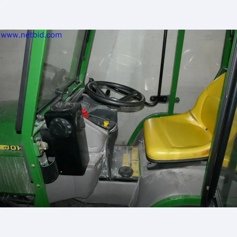 Medyczne urządzenia techniczne, wyposażenie i meble szpitalne-5