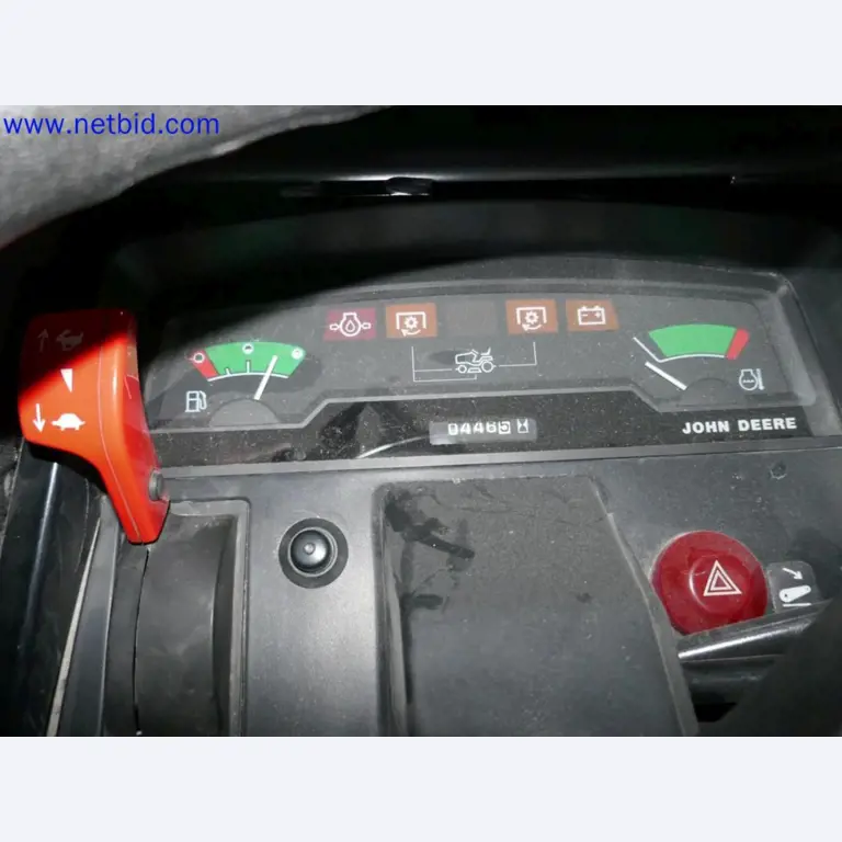 Medyczne urządzenia techniczne, wyposażenie i meble szpitalne-6